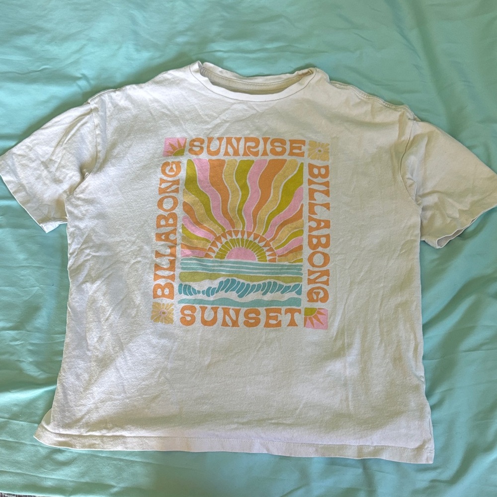 Baggy Billabong Women’s White Graphic T-Shirt
